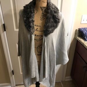 🪶Vintage Echo Cape with Fur